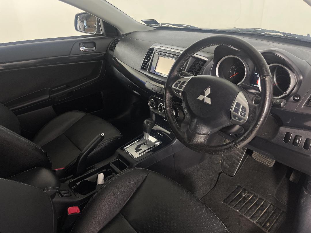 Photo '16' of Mitsubishi Lancer Photo '16' of Mitsubishi Lancer