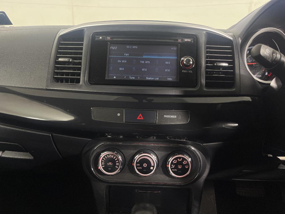 Photo '18' of Mitsubishi Lancer Photo '18' of Mitsubishi Lancer