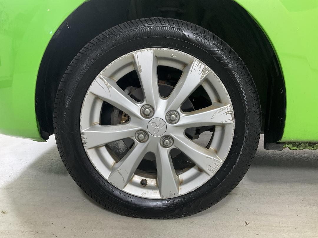 Photo '10' of Mitsubishi Mirage Photo '10' of Mitsubishi Mirage