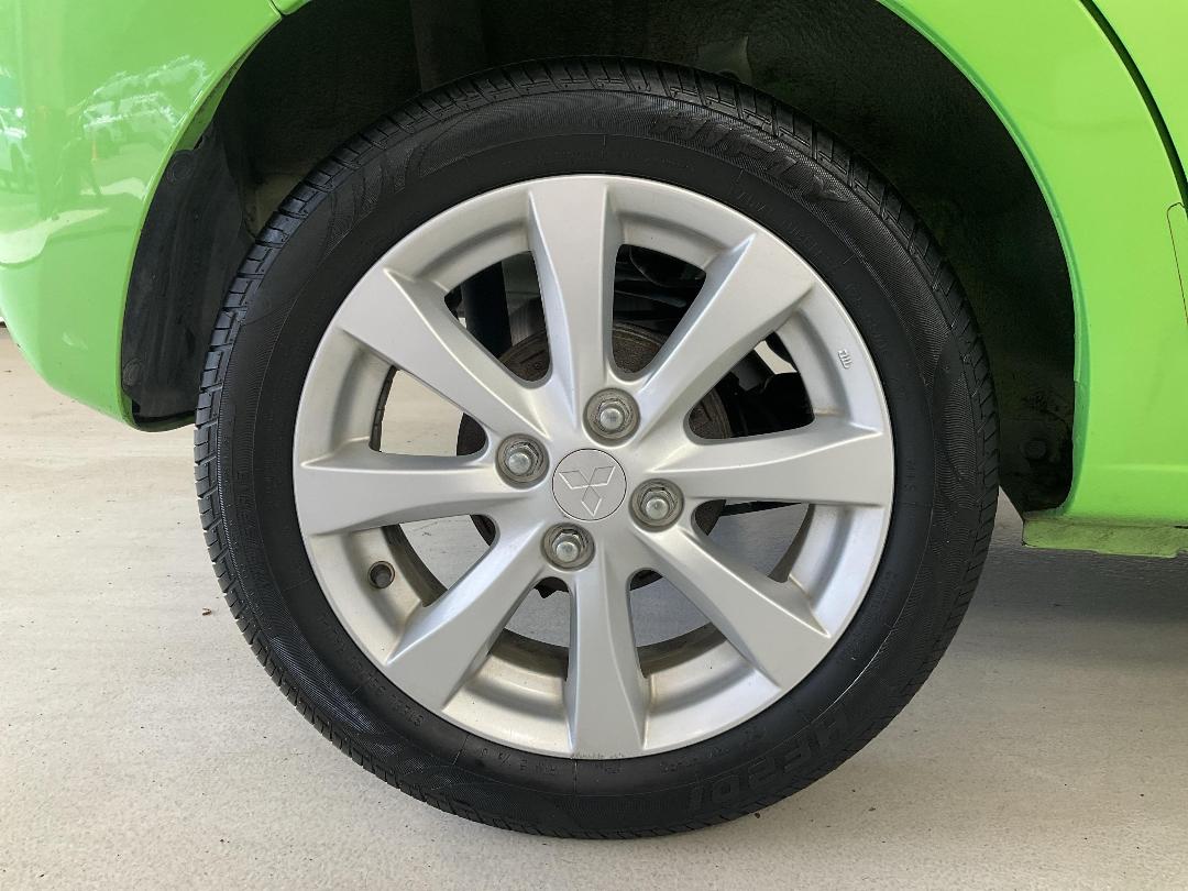 Photo '12' of Mitsubishi Mirage Photo '12' of Mitsubishi Mirage