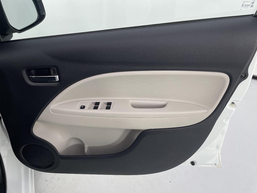 Photo '15' of Mitsubishi Mirage