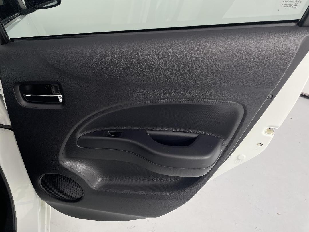 Photo '19' of Mitsubishi Mirage