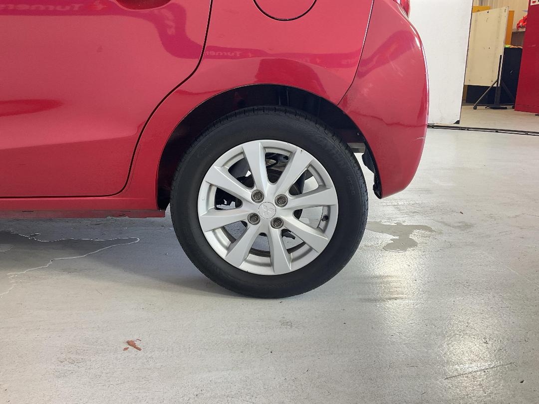 Photo '11' of Mitsubishi Mirage