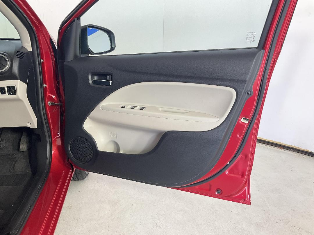 Photo '15' of Mitsubishi Mirage