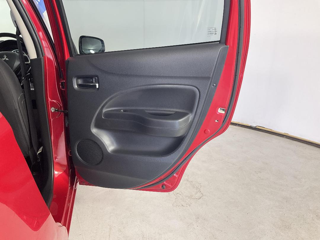 Photo '19' of Mitsubishi Mirage