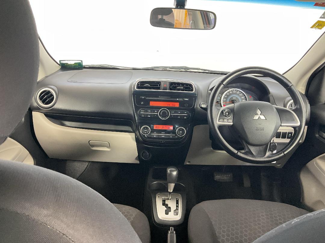 Photo '17' of Mitsubishi Mirage