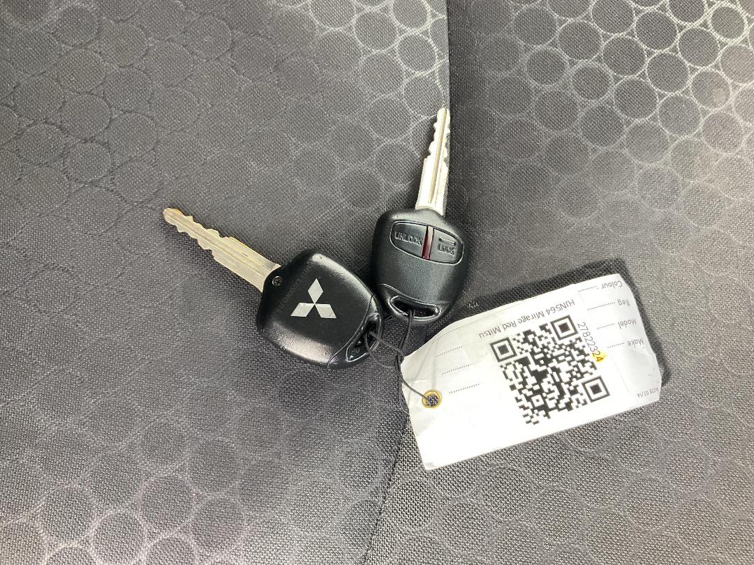 Photo '22' of Mitsubishi Mirage