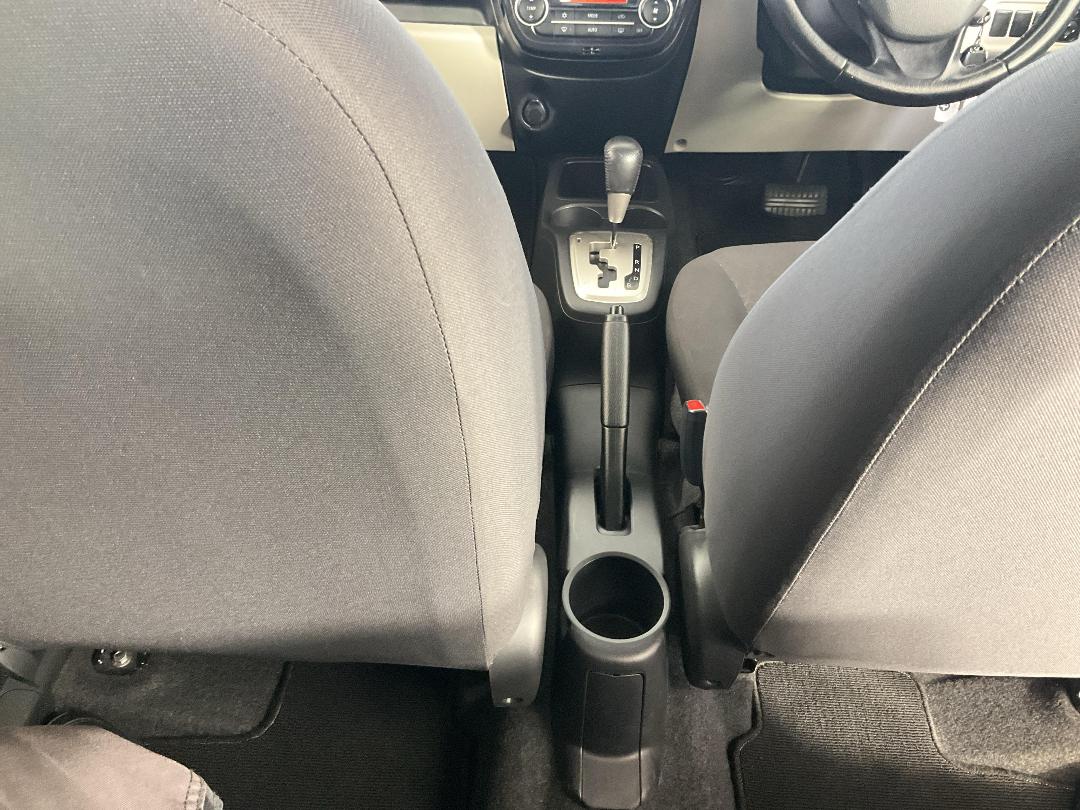 Photo '18' of Mitsubishi Mirage