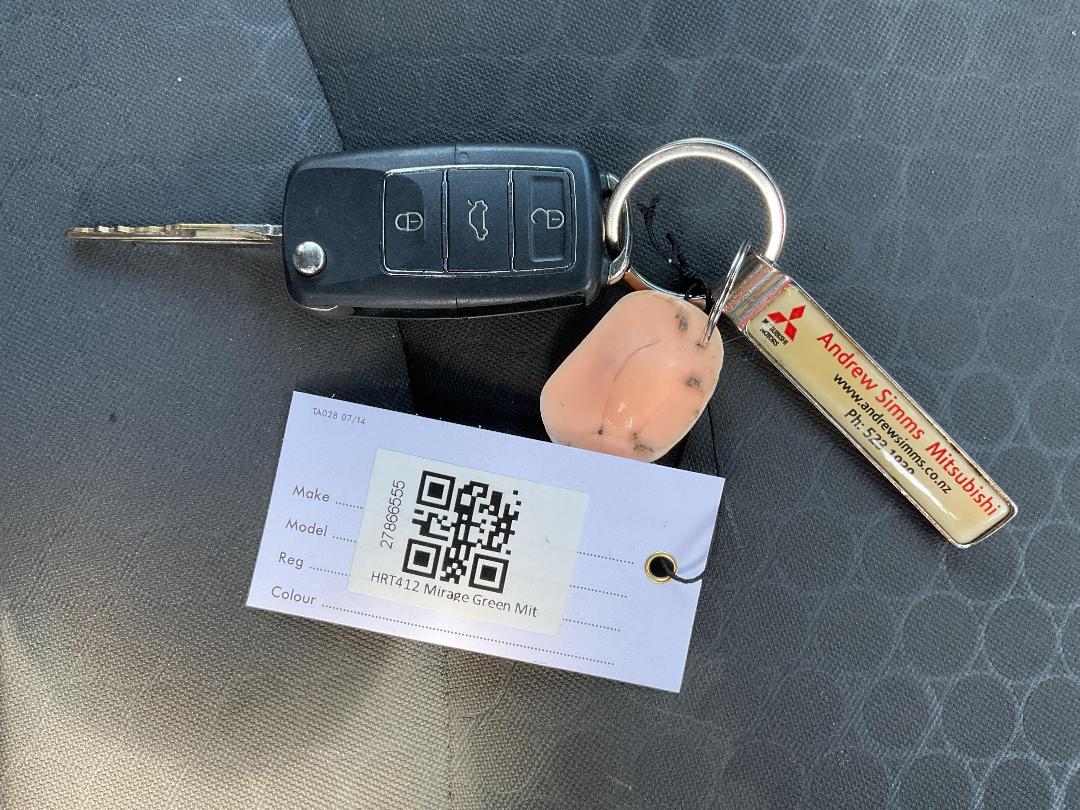 Photo '25' of Mitsubishi Mirage GLS