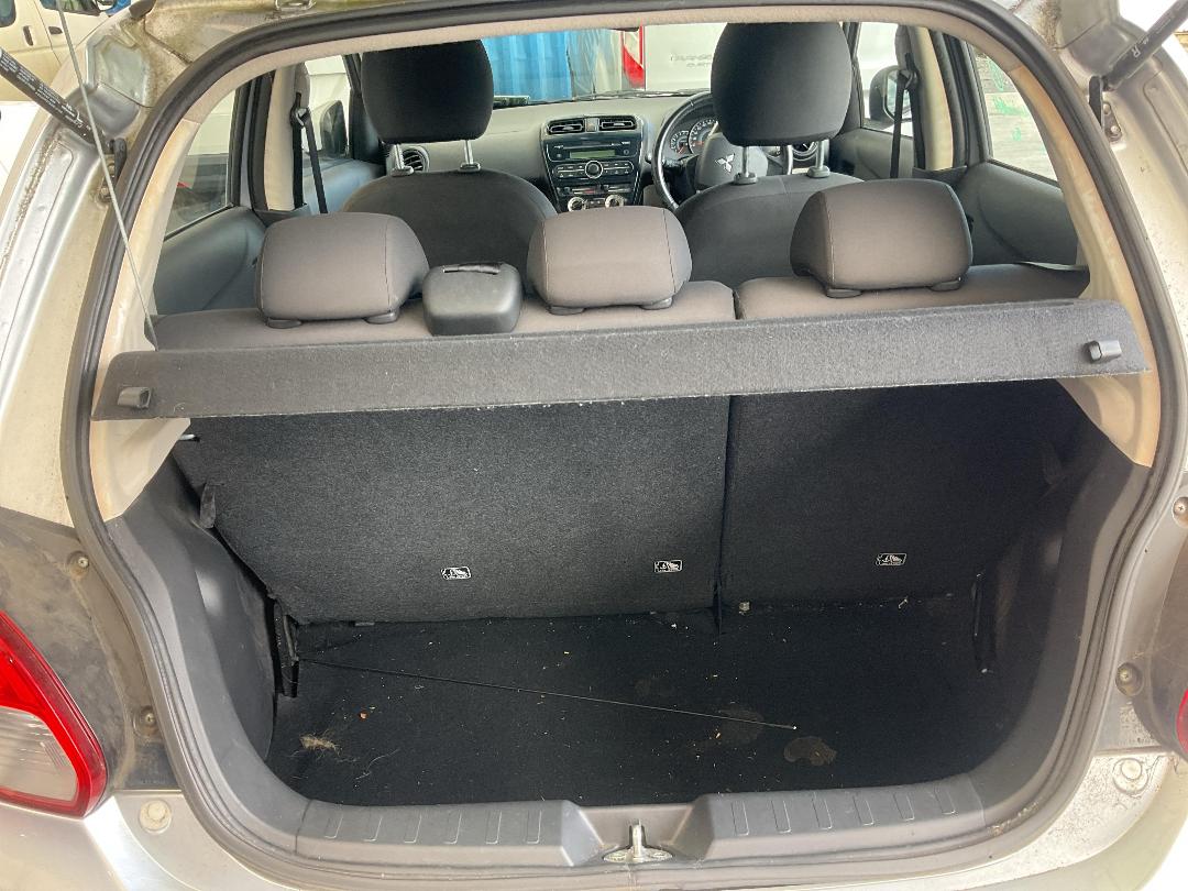 Photo '7' of Mitsubishi Mirage LS Photo '7' of Mitsubishi Mirage LS