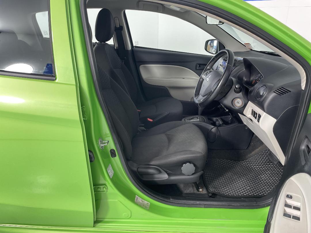 Photo '16' of Mitsubishi Mirage