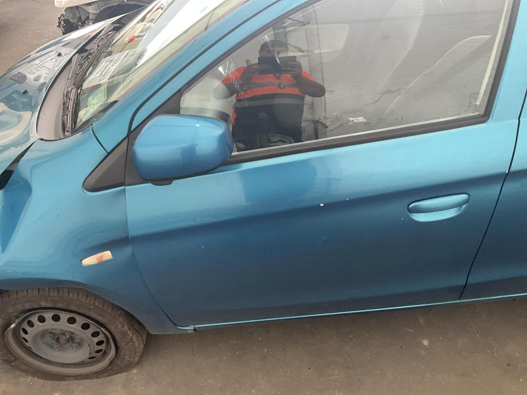 Photo '7' of Mitsubishi Mirage LS