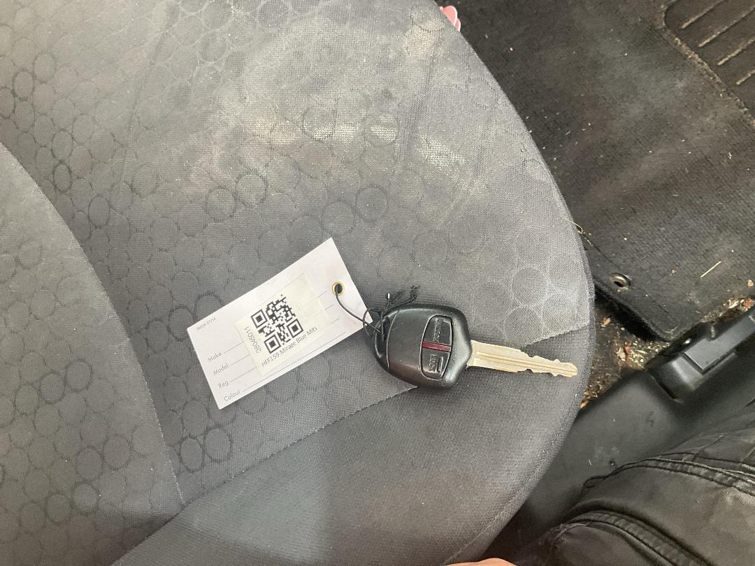 Photo '17' of Mitsubishi Mirage LS