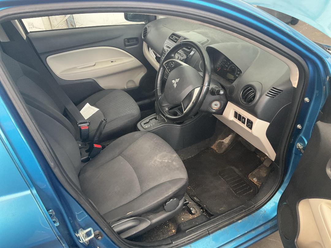 Photo '18' of Mitsubishi Mirage LS