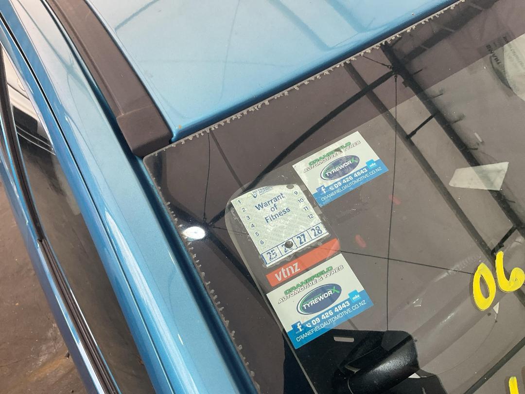 Photo '22' of Mitsubishi Mirage LS