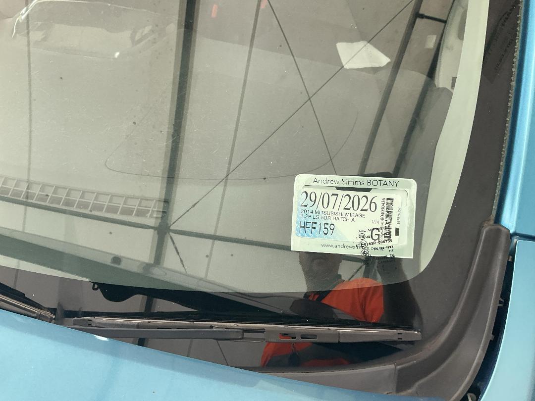 Photo '23' of Mitsubishi Mirage LS