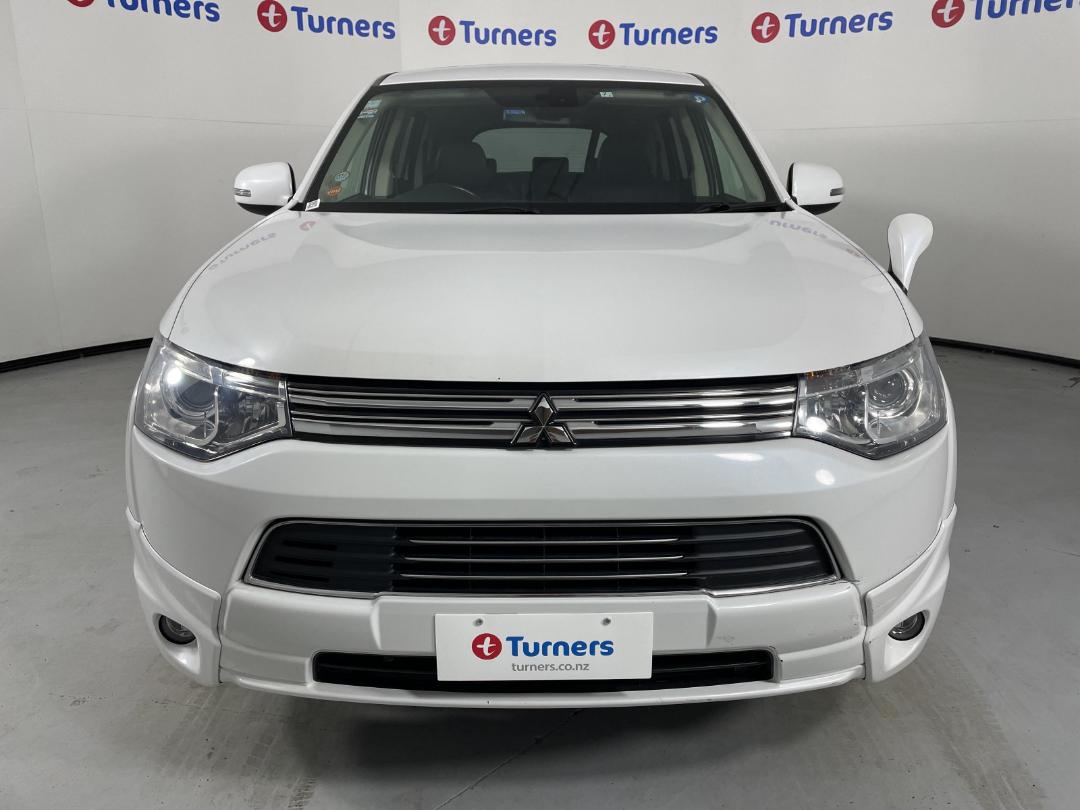 Used Mitsubishi Outlander Phev 2014 Palmerston North at Turners