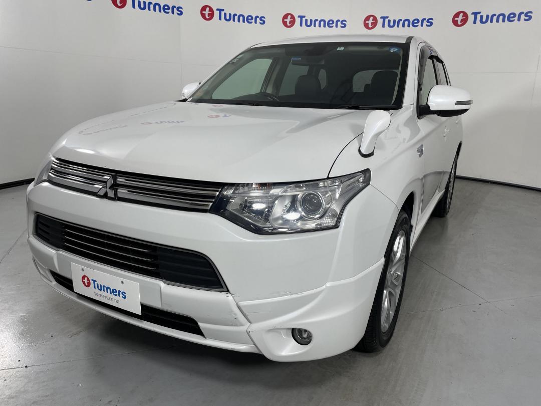 Used Mitsubishi Outlander Phev 2014 Palmerston North at Turners