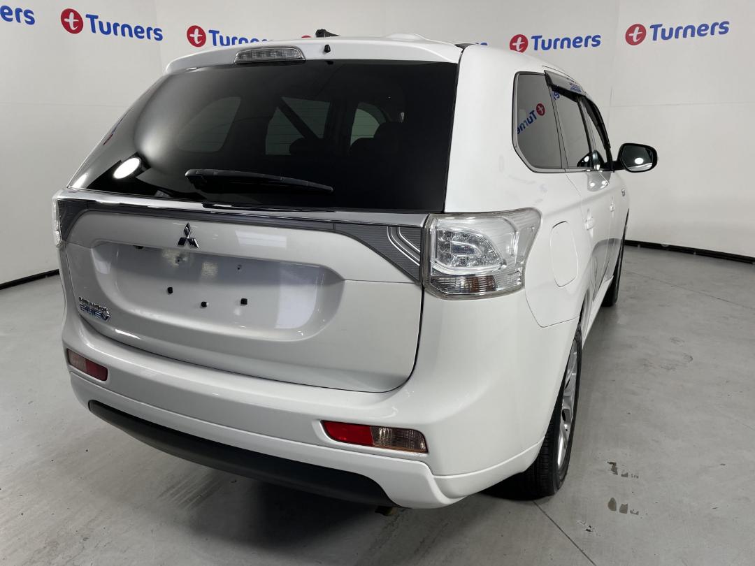 Used Mitsubishi Outlander Phev 2014 Palmerston North at Turners