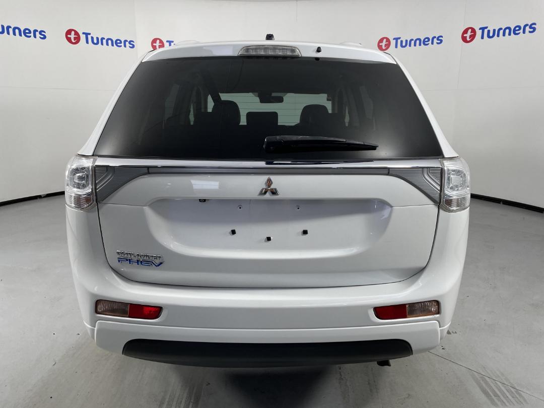 Used Mitsubishi Outlander Phev 2014 Palmerston North at Turners