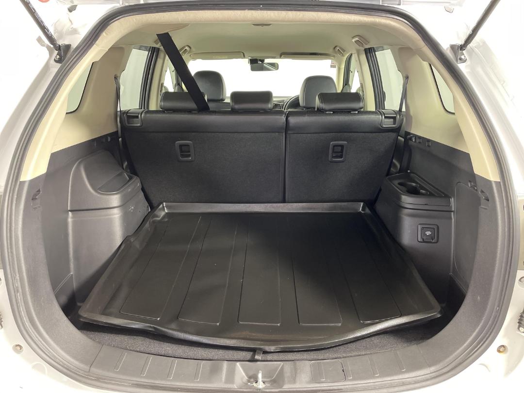 Used Mitsubishi Outlander Phev 2014 Palmerston North at Turners