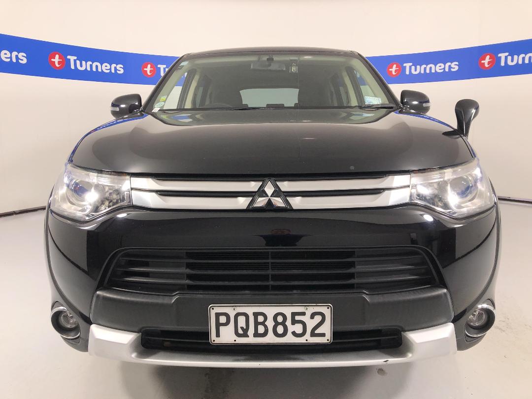 Photo '2' of Mitsubishi Outlander