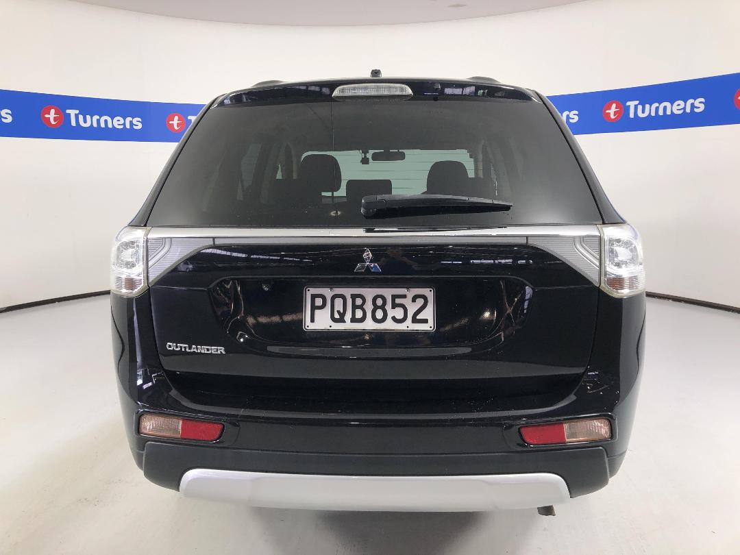 Photo '6' of Mitsubishi Outlander