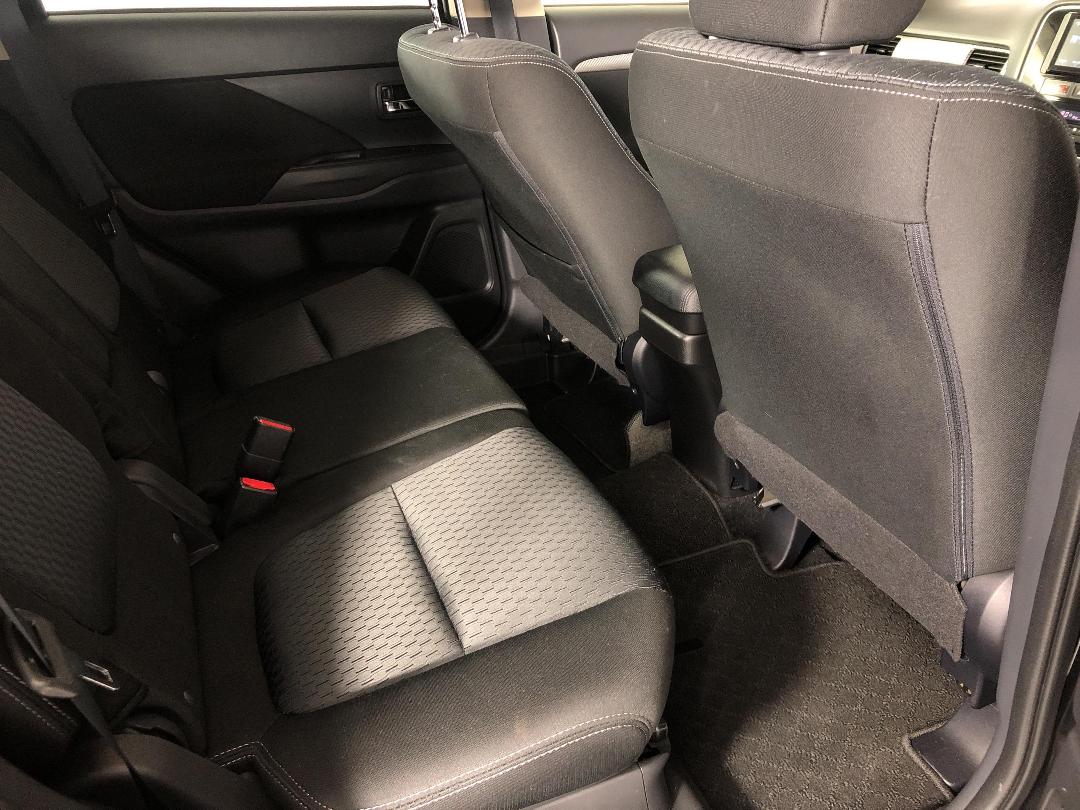 Photo '20' of Mitsubishi Outlander