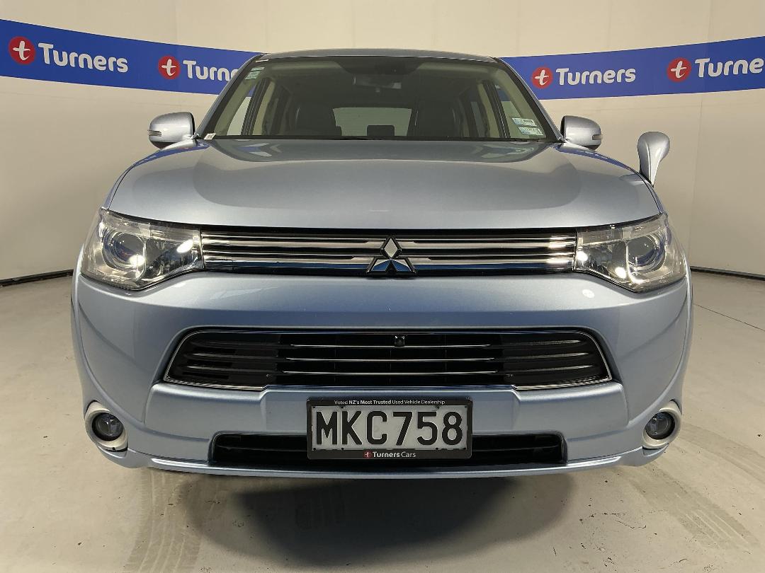 Photo '2' of Mitsubishi Outlander