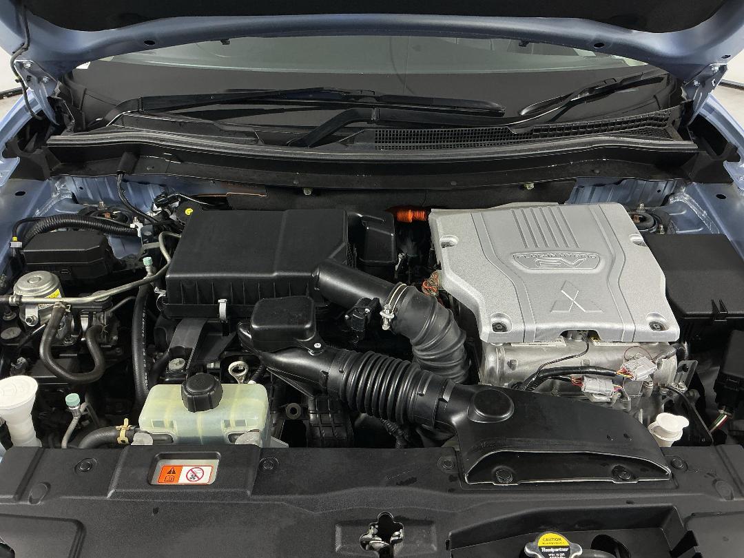 Photo '13' of Mitsubishi Outlander