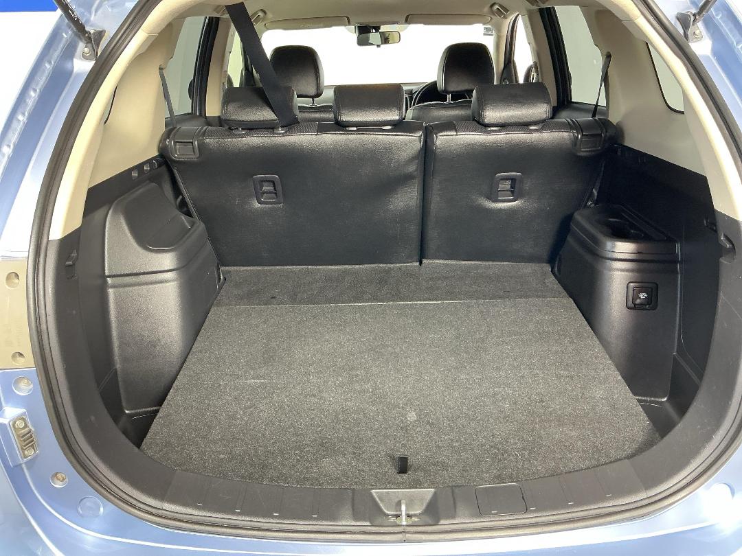 Photo '14' of Mitsubishi Outlander