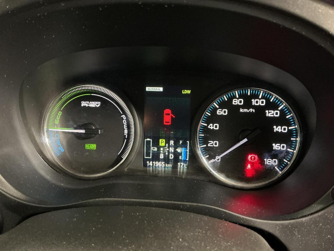 Photo '21' of Mitsubishi Outlander