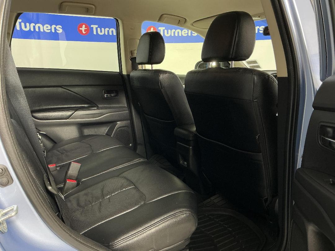 Photo '20' of Mitsubishi Outlander