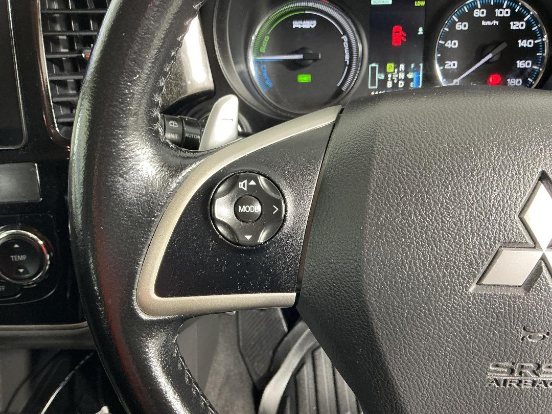 Photo '23' of Mitsubishi Outlander