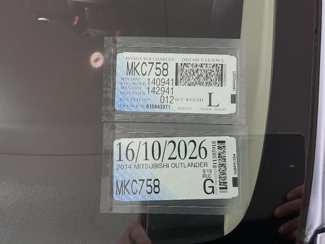 Photo '27' of Mitsubishi Outlander