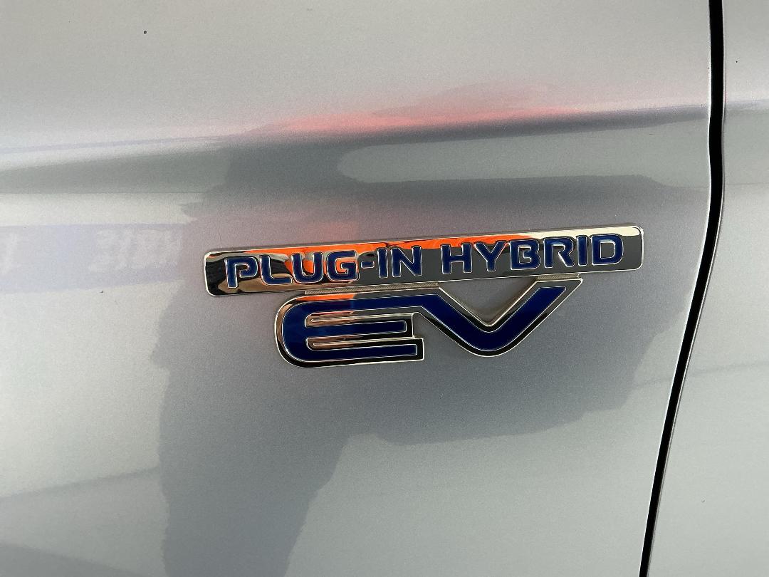 Photo '28' of Mitsubishi Outlander