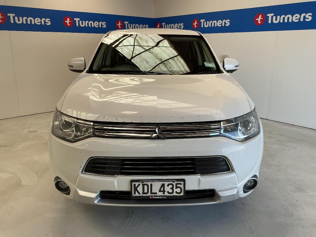 Photo '2' of Mitsubishi Outlander