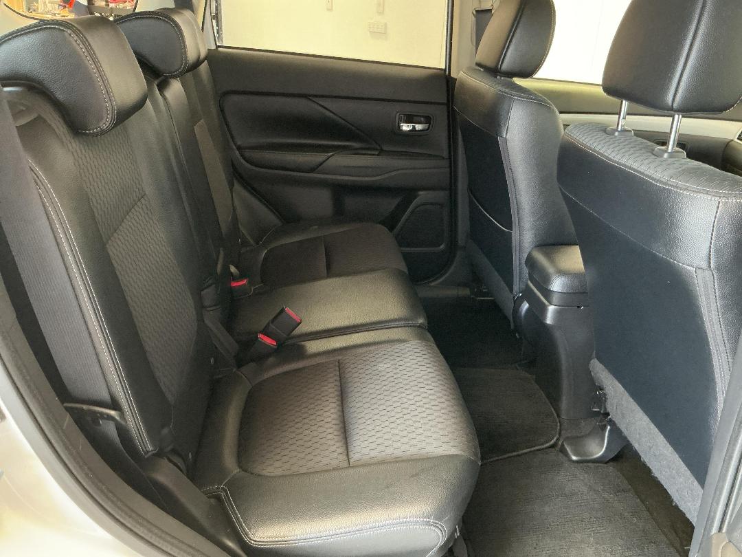 Photo '20' of Mitsubishi Outlander