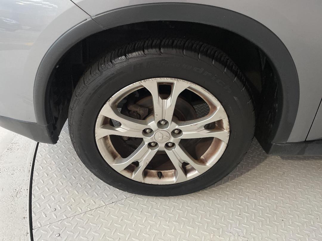 Photo '10' of Mitsubishi Outlander Photo '10' of Mitsubishi Outlander