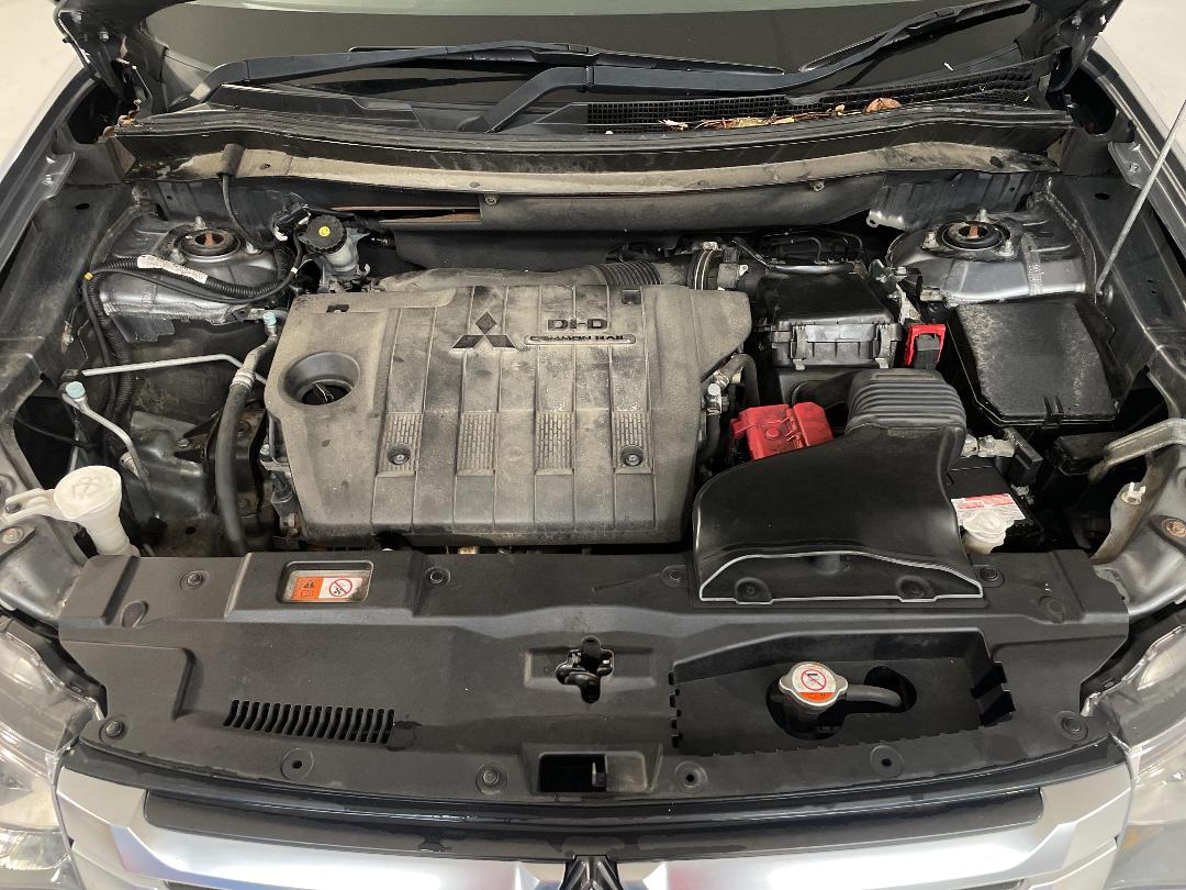 Photo '13' of Mitsubishi Outlander Photo '13' of Mitsubishi Outlander