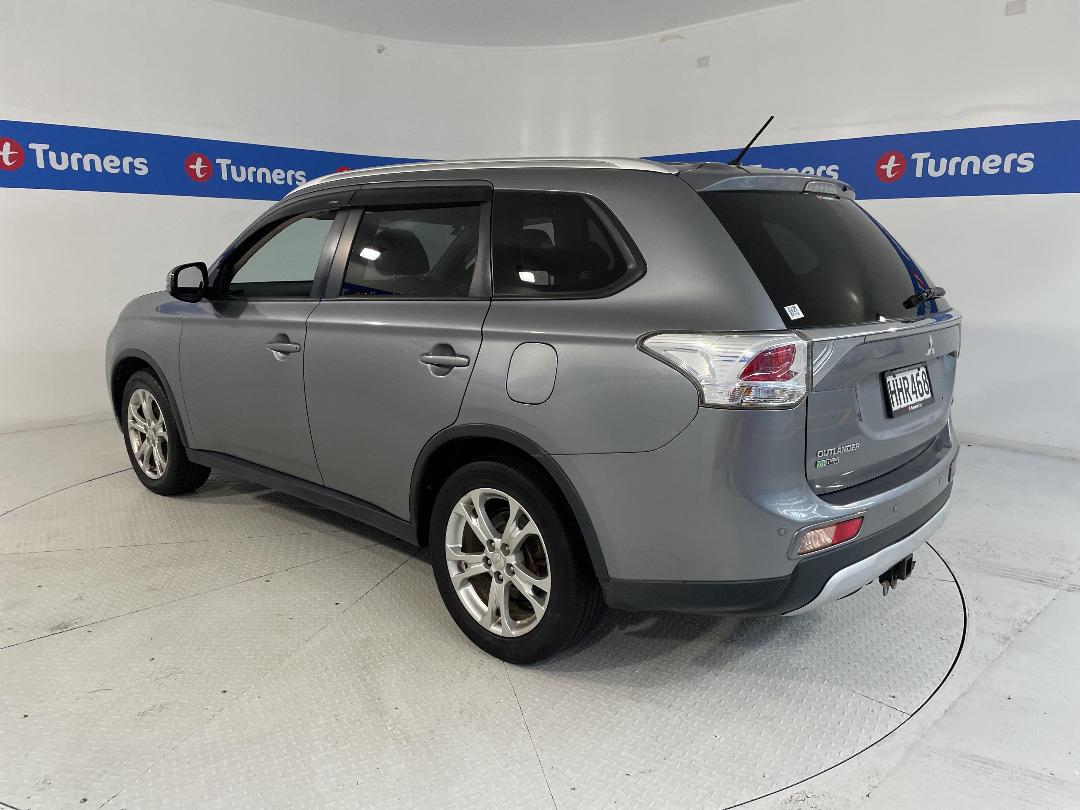 Photo '5' of Mitsubishi Outlander Photo '5' of Mitsubishi Outlander