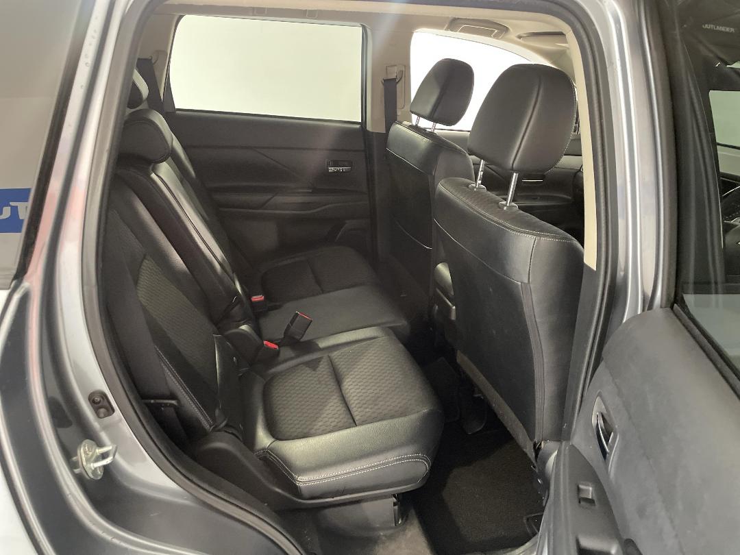 Photo '20' of Mitsubishi Outlander Photo '20' of Mitsubishi Outlander