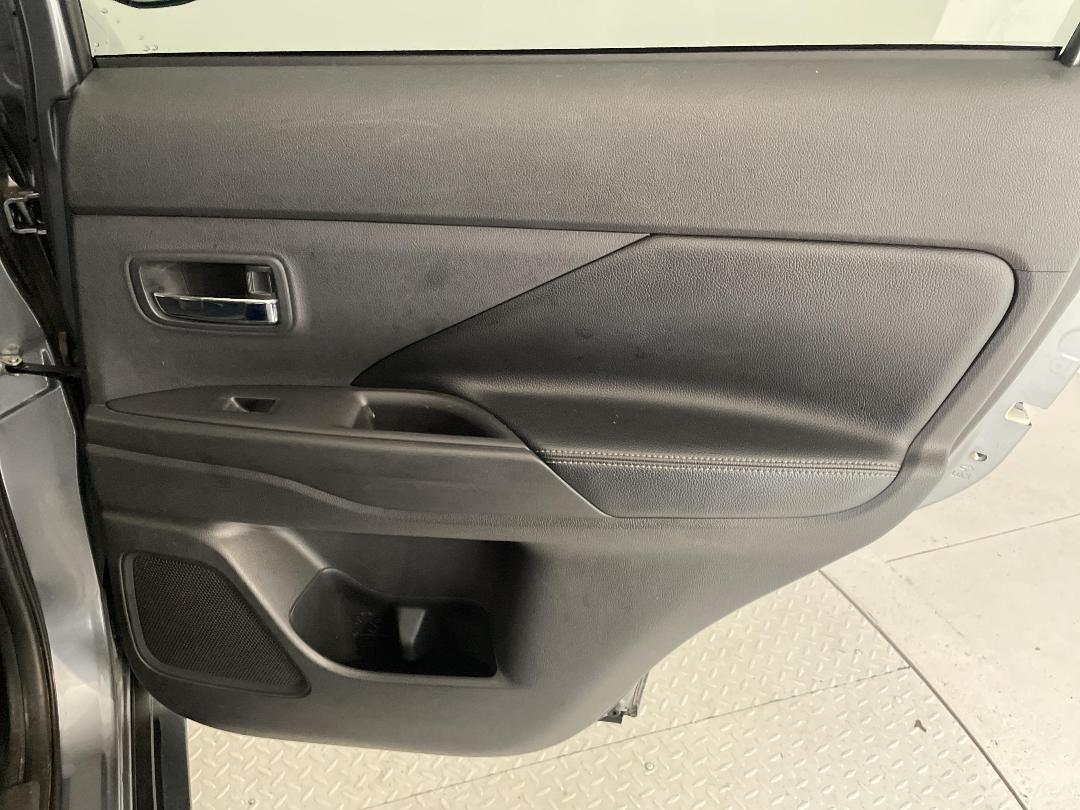 Photo '19' of Mitsubishi Outlander Photo '19' of Mitsubishi Outlander