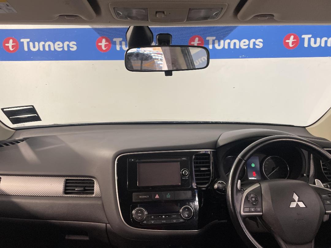 Photo '17' of Mitsubishi Outlander Photo '17' of Mitsubishi Outlander