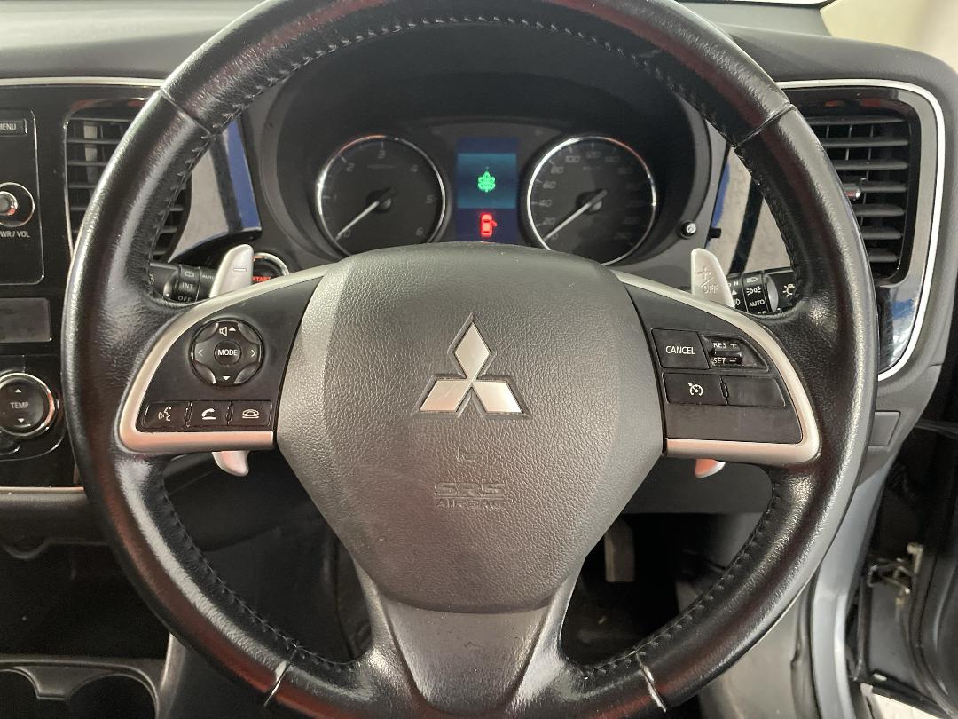 Photo '29' of Mitsubishi Outlander Photo '29' of Mitsubishi Outlander