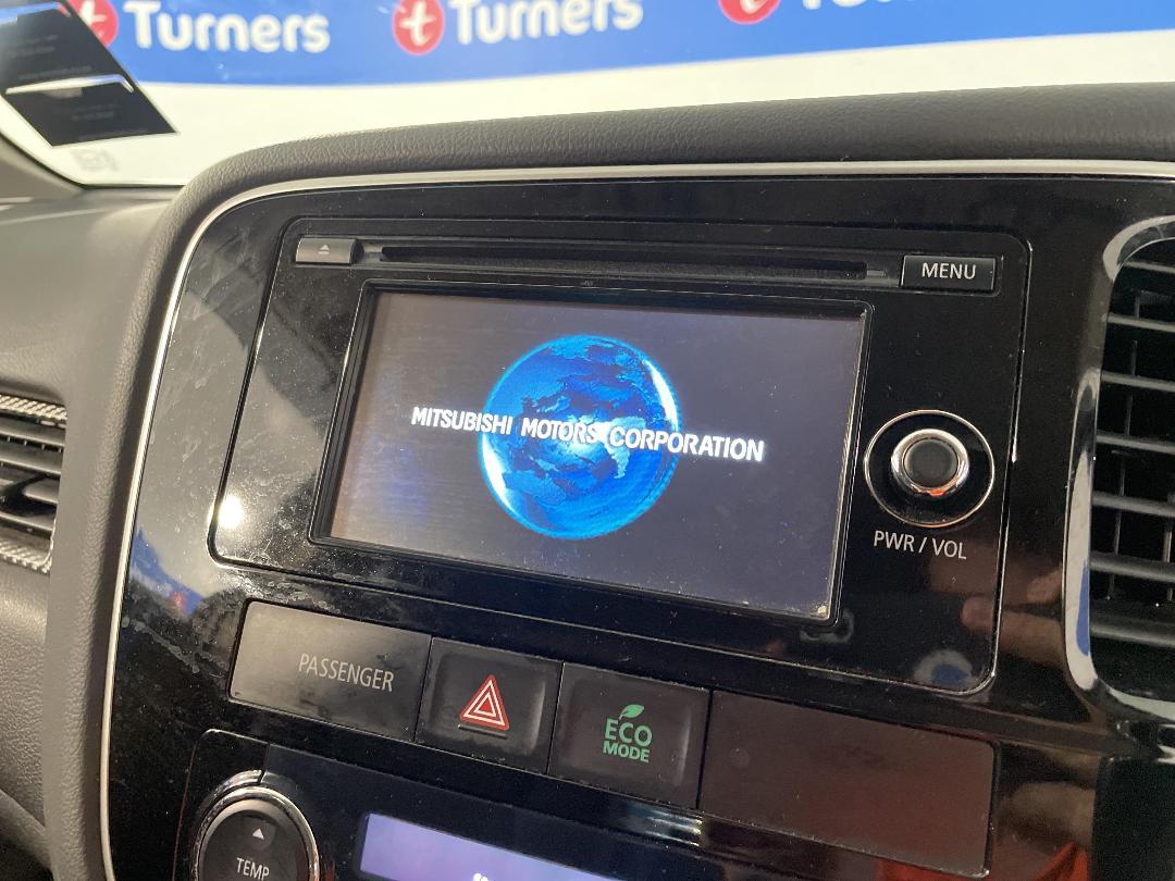 Photo '30' of Mitsubishi Outlander Photo '30' of Mitsubishi Outlander