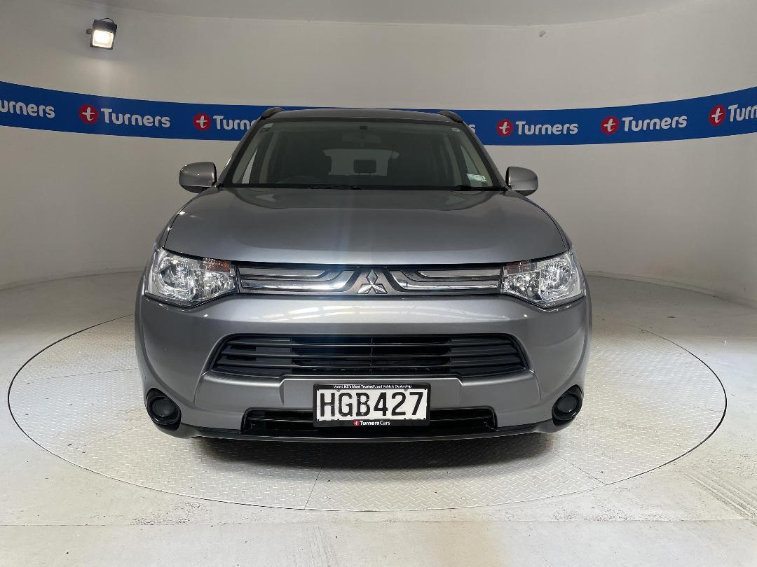 Photo '2' of Mitsubishi Outlander Photo '2' of Mitsubishi Outlander