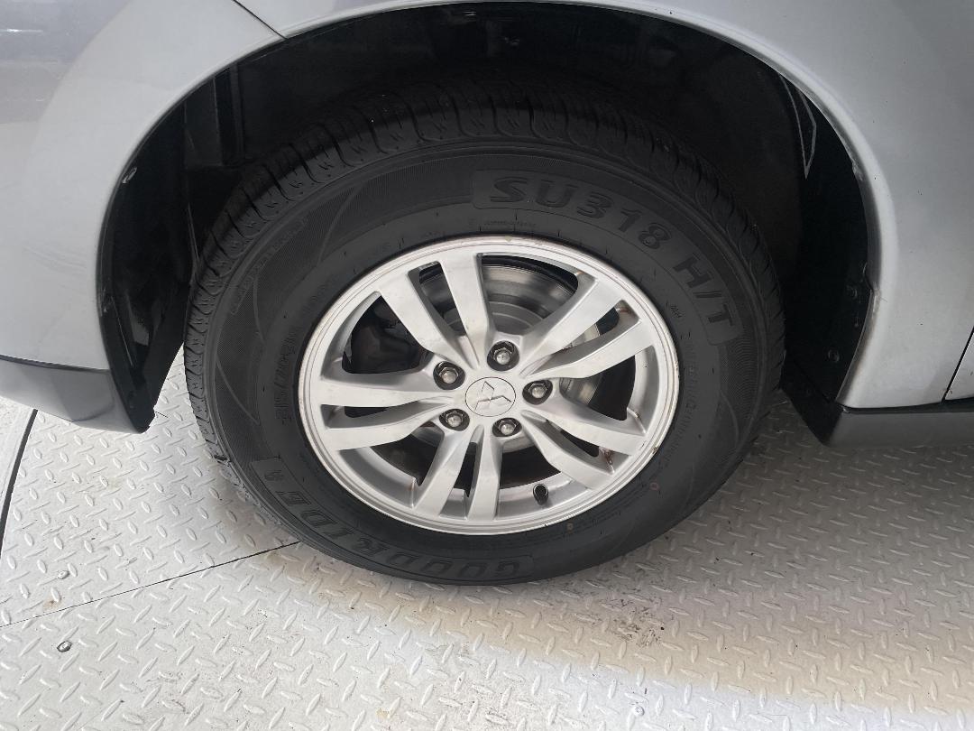 Photo '10' of Mitsubishi Outlander Photo '10' of Mitsubishi Outlander