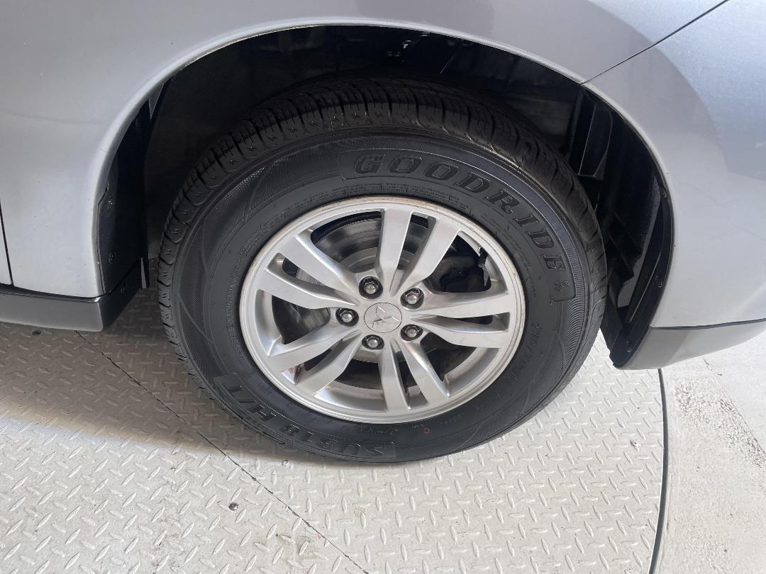 Photo '9' of Mitsubishi Outlander Photo '9' of Mitsubishi Outlander