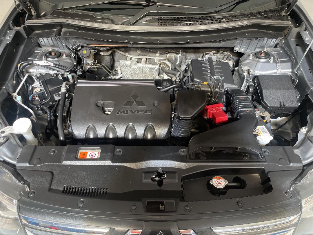 Photo '13' of Mitsubishi Outlander Photo '13' of Mitsubishi Outlander